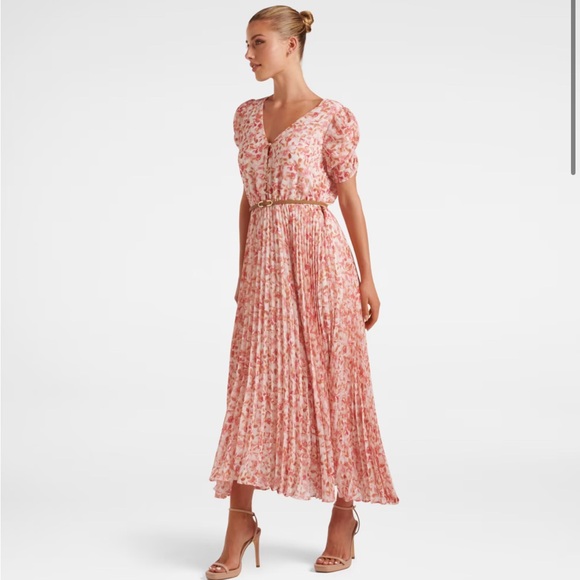 Forever New Pink Floral A-Line pleated dress - Picture 9 of 11